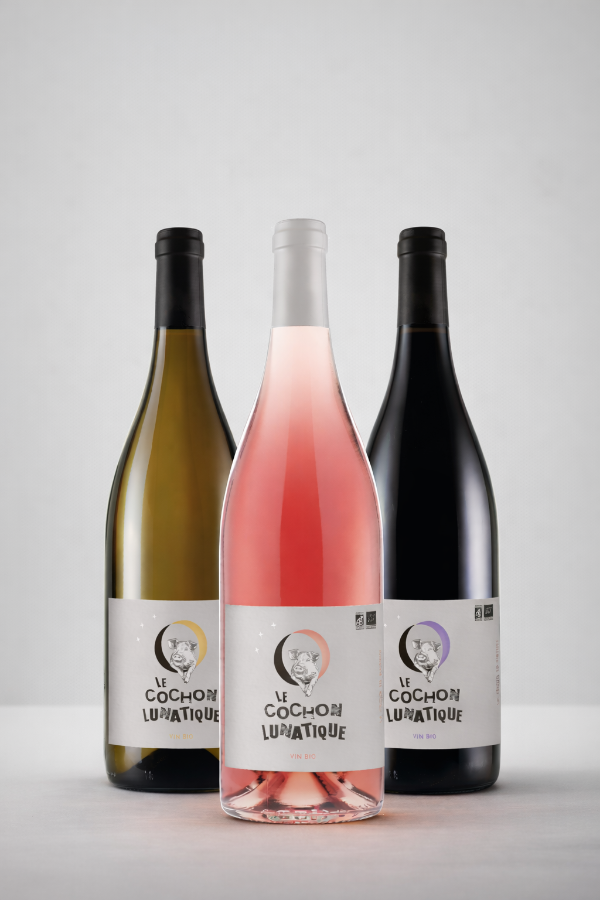 SELECTION APERITIF / DECOUVERTE Découvrez la gamme "Le Cochon Lunatique" en 3 couleurs ! 2 bouteilles de vin blanc, 2 bouteilles de vin rosé et 2 bouteilles de vin rouge